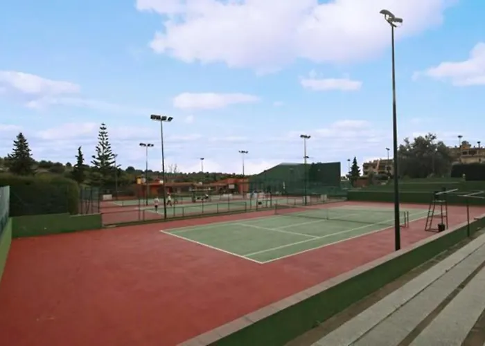 Beautiful Townhouse Internet Air Con 5 Guests אסטפונה