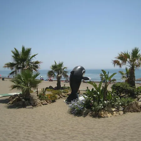 Beautiful Townhouse Internet Air Con 5 Guests Holiday home
