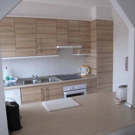 Beautiful Townhouse Internet Air Con 5 Guests Holiday home *