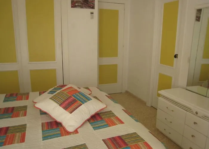 Beautiful Townhouse Internet Air Con 5 Guests Holiday home