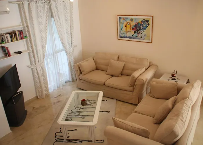 Beautiful Townhouse Internet Air Con 5 Guests Εστεπόνα