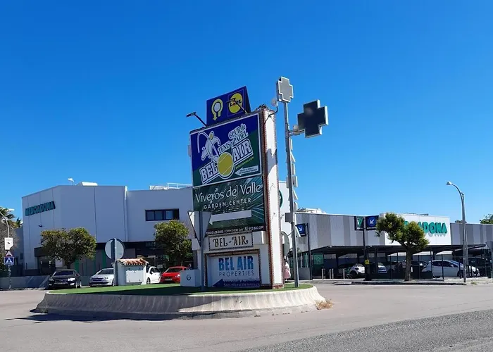 Beautiful Townhouse Internet Air Con 5 Guests Holiday home